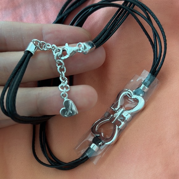 New Ferragamo double wrap leather corded double heart bracelet - Picture 4 of 6